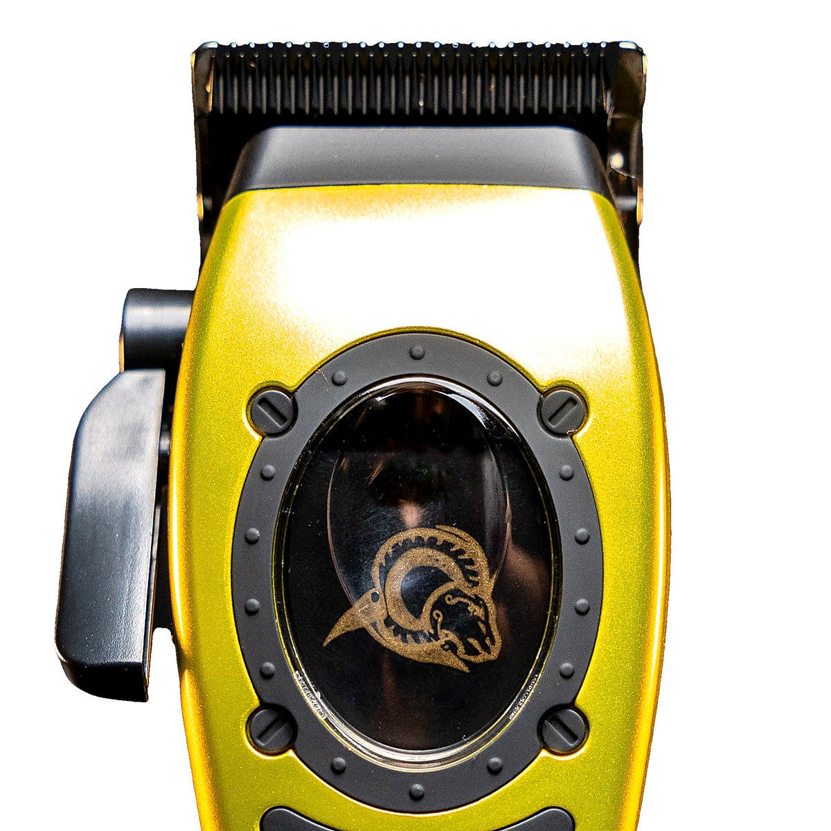 Detalle de la ventana con logo de la SBM GOAT Clipper