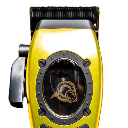 Detalle de la ventana con logo de la SBM GOAT Clipper