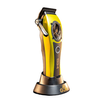 SBM GOAT Clipper en su base, vista de tres cuartos
