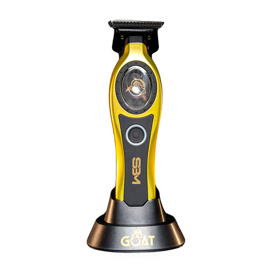 SBM GOAT Trimmer en su base de carga